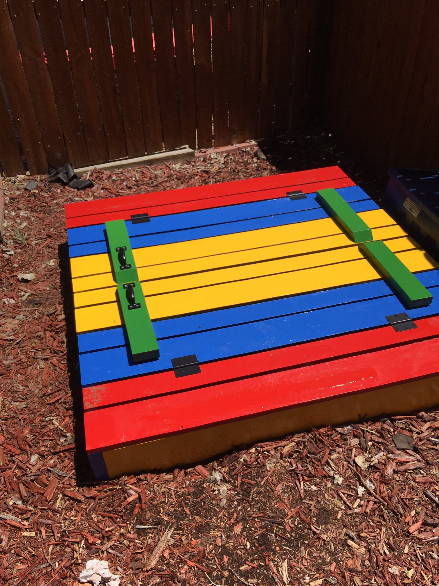 BIY Sandbox with Bench and Lid Construct101